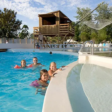Camping Domaine Residentiel De Plein Air Clairefontaine *