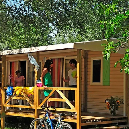 Domaine Residentiel De Plein Air Clairefontaine Camping *